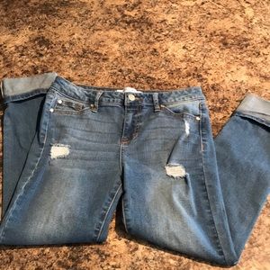 Very cute Celebrity Pink capris